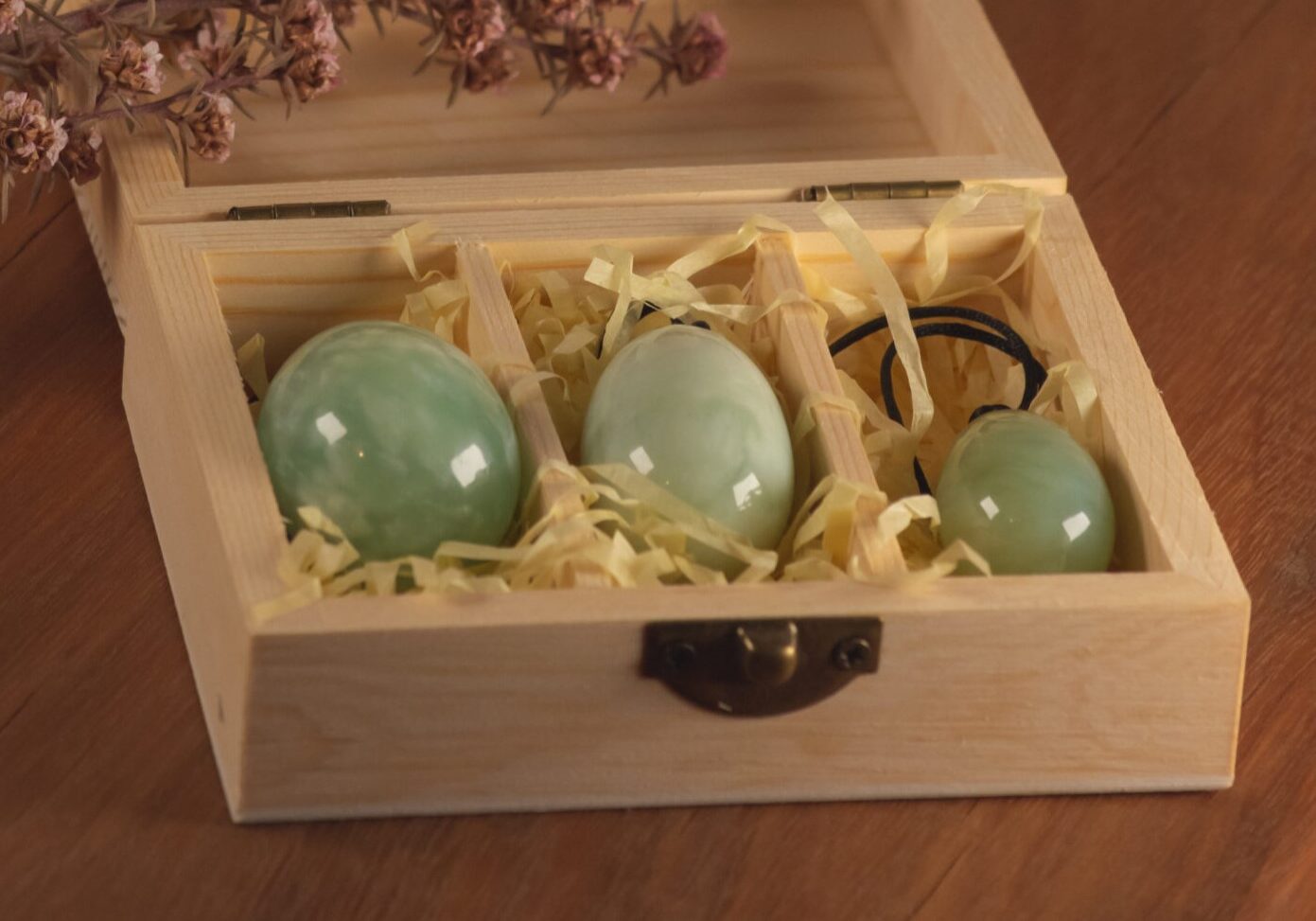 Yoni-Egg-Green-Jade Close Up