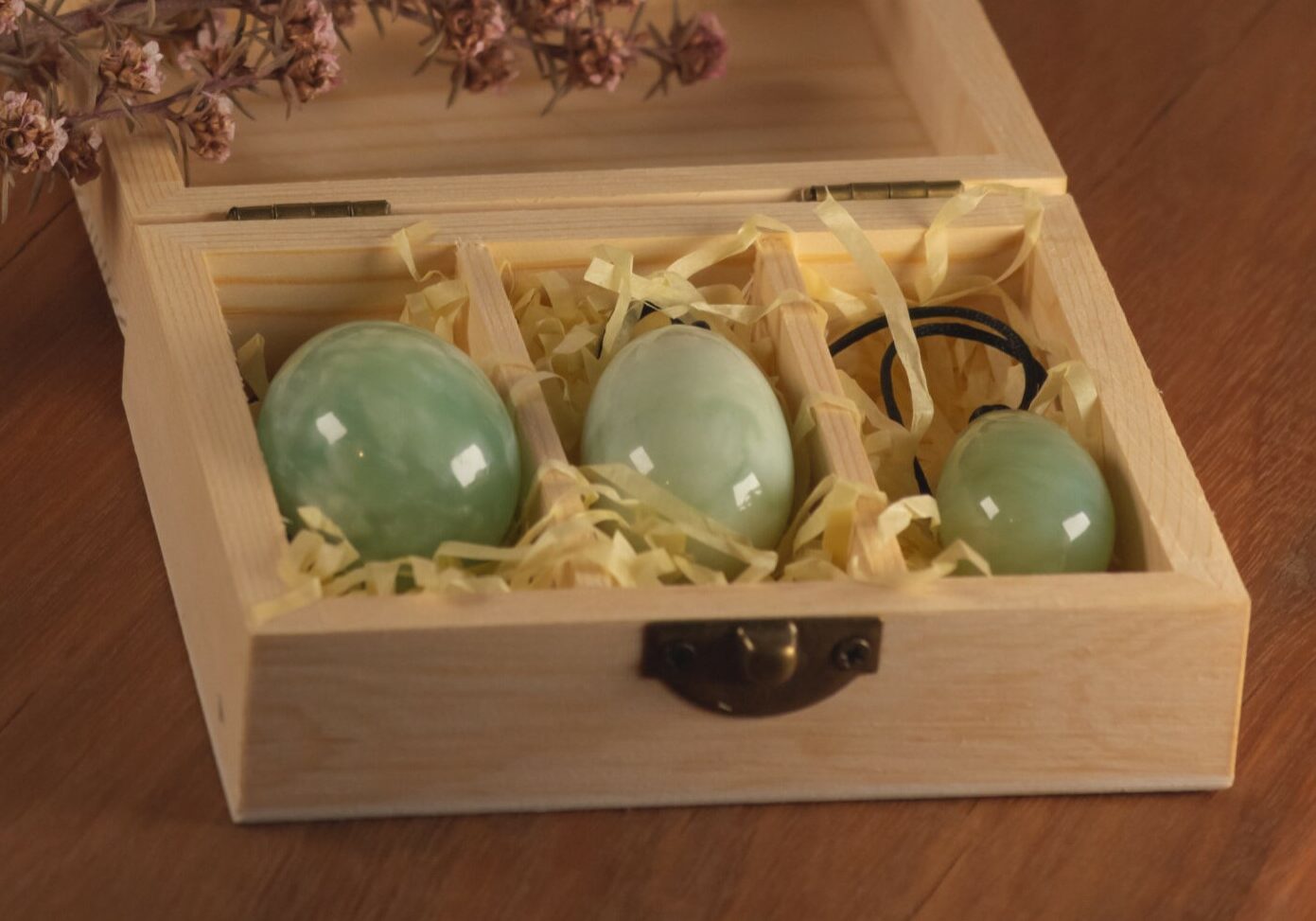 Yoni-Egg-Green-Aventurine-scaled